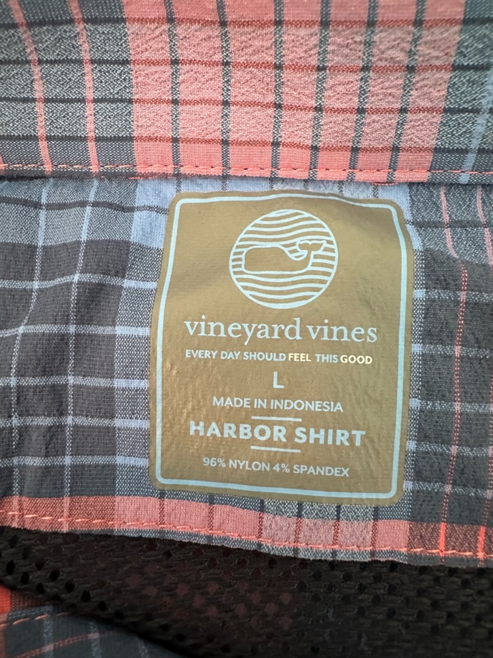 Men’s L Vineyard Vines Coral and Blue Harbor Fishing Shirt - Picture 3 of 9